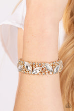 Load image into Gallery viewer, Full Body Chills - Gold Bracelet
